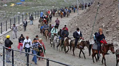 second batch of pilgrims departs for amarnath yatra from jammu amid tight security