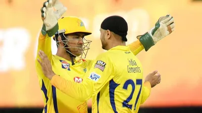  dhoni shouldn t play if      harbhajan singh strongly responds to csk s decision