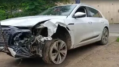 maharashtra bjp chief s son flees after hitting multiple cars with his audi in nagpur  driver arrested