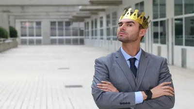 boss showing narcissistic behavior  harvard professor shares 3 key indicators