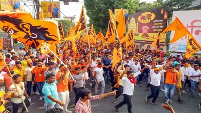violent clashes erupt in murshidabad during ram navami procession  multiple injuries reported