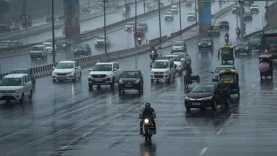 delhi ncr sees sudden change in weather  receives light rain