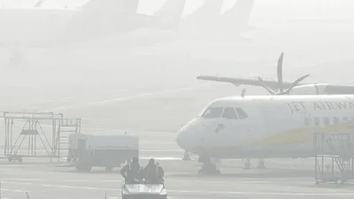 dense fog engulf delhi  airport visibility turned 0  temp at 5 4 degree celsius