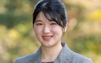 explained  will japan accept its first female emperor  will 20 year old akio defy centuries old tradition 