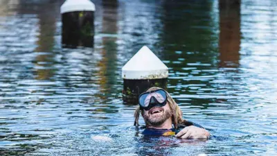 what  us man completes 100 days of living underwater