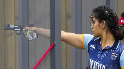 paris olympics 2024  manu bhaker qualifies for women’s 10m air pistol final