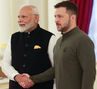 pm modi volodymyr zelensky hug and handshake  why is there huge buzz on social media 