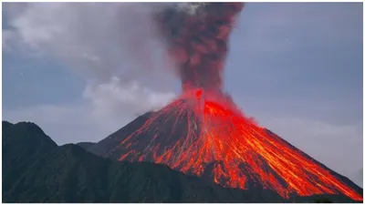 watch  shiveluch volcano erupts in russia after 7 0 magnitude earthquake  sends ash 8 miles high into sky