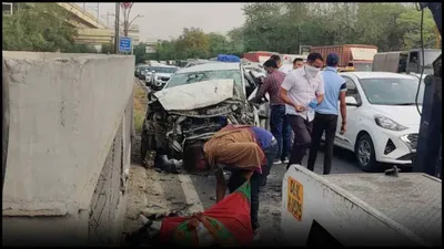 three injured in delhi crash  jaguar strikes taxi at high speed