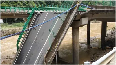 chinese technology  25 vehicles immerse in water  15 dead as bridge collapses  watch